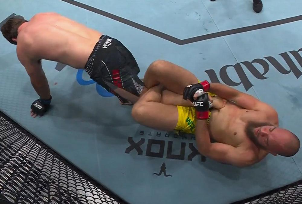 UFC Abu Dhabi : Valter Walker égale le record de Demian Maia grâce à une cinquième soumission consécutive