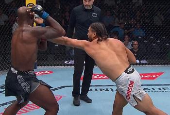 UFC 330 : Donte Johnson électrocute Eric McConico en moins de deux minutes