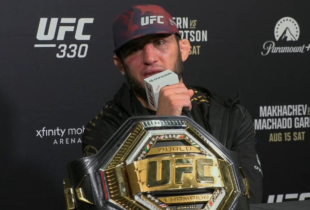 UFC 330 : Islam Makhachev bat le record historique d'Anderson Silva, fait le point sur la division et annonce son avenir