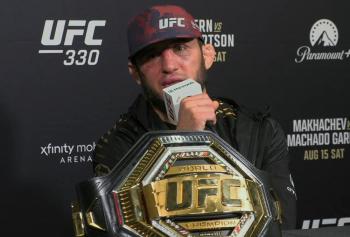 UFC 330 : Islam Makhachev bat le record historique d'Anderson Silva, fait le point sur la division et annonce son avenir