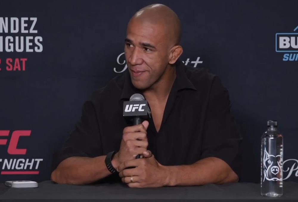 Gregory Rodrigues prévient Anthony Hernandez avant l'UFC Sacramento : « Prêt debout comme au sol »
