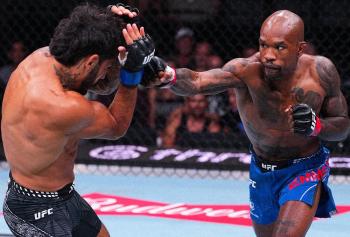 UFC Sacramento : Jamall Emmers surprend Lerryan Douglas d'un direct du droit fulgurant au premier round