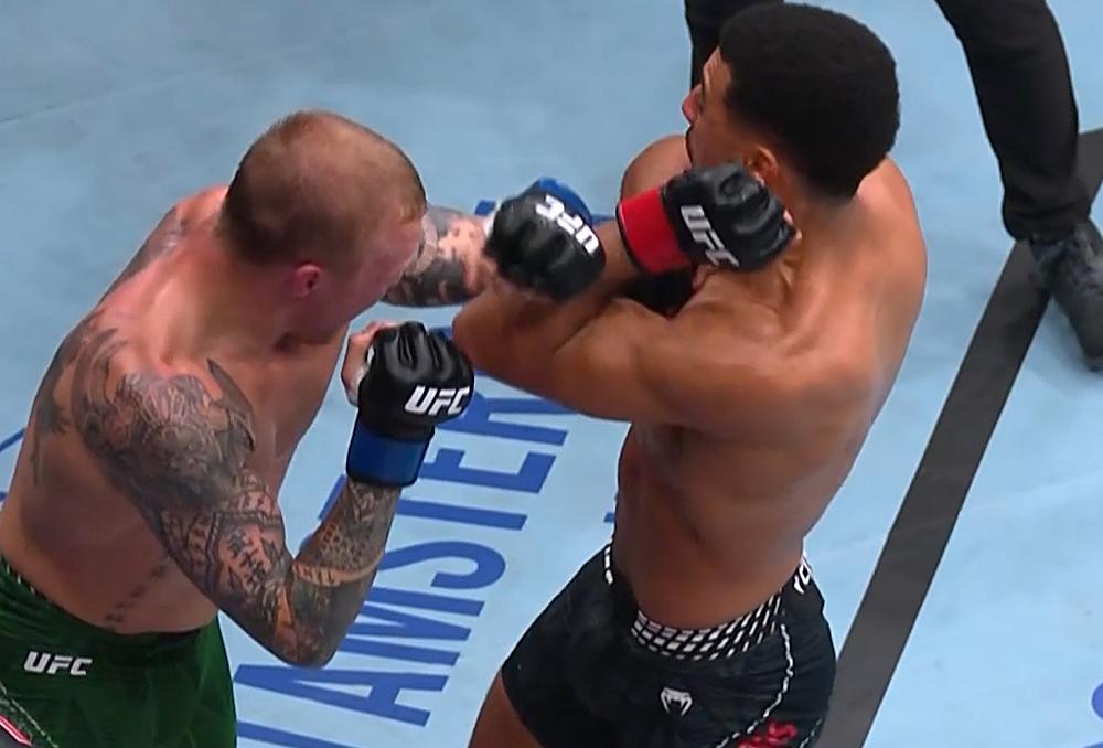 UFC Sacramento : MarQuel Mederos fait craquer Mason Jones au deuxième round