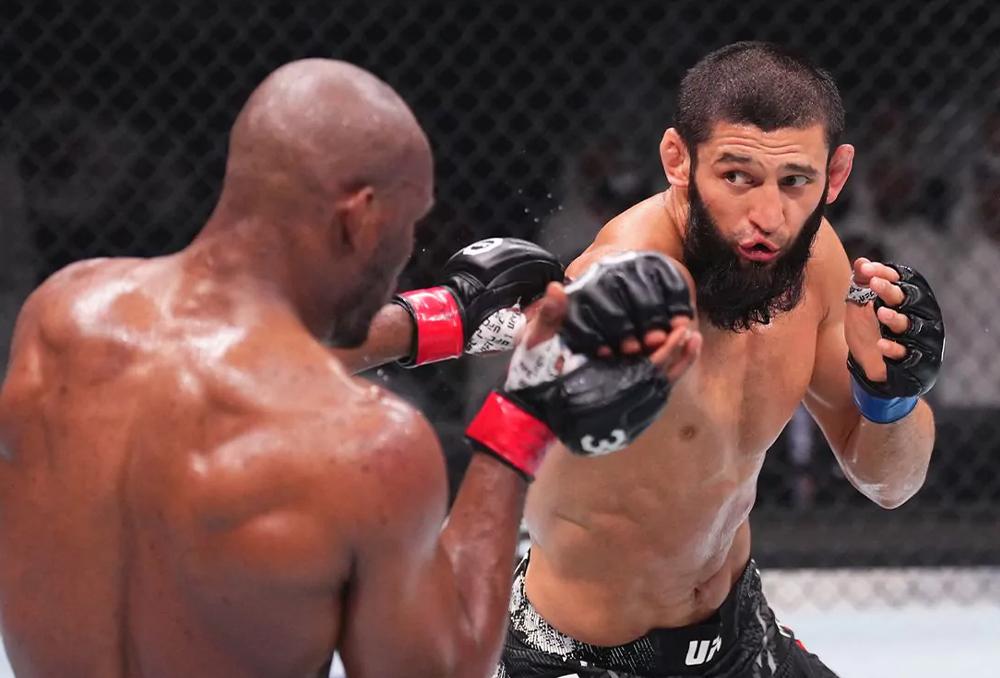 Khamzat Chimaev prêt à faire son retour à l'UFC et cible quatre adversaires potentiels