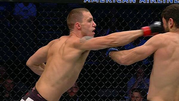 UFC 211 - Marco Polo Reyes contre James Vick