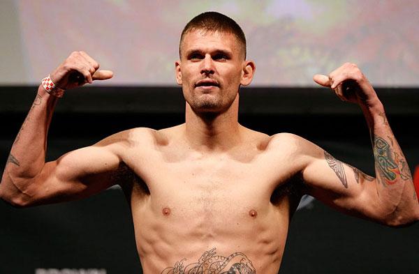 UFC Fight Night 83 - Tim Means retiré de la carte