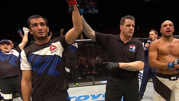 UFC Fight Night 84 - Gerard Mousasi contre Thales Leites