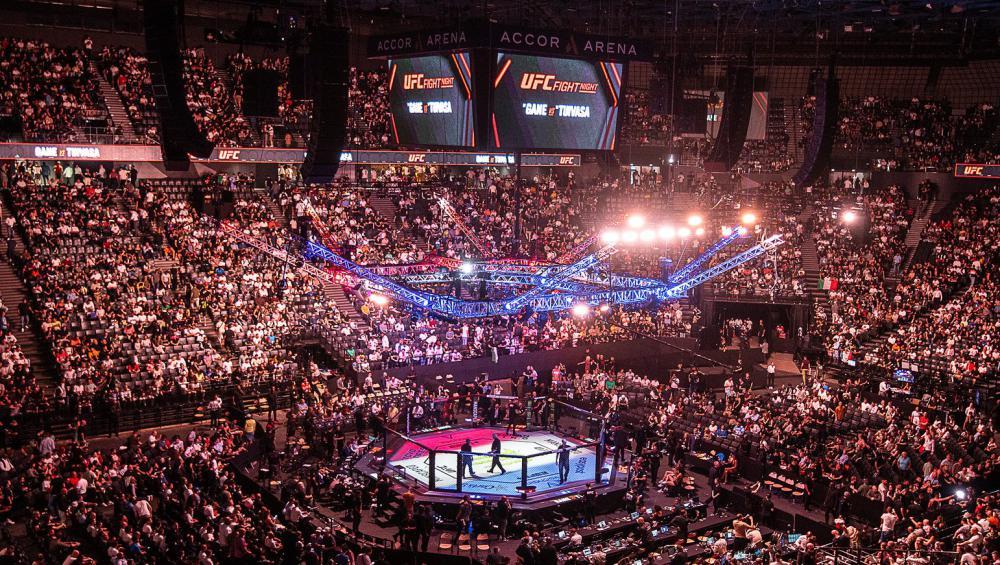 UFC Paris - L'entrée de Ciryl Gane, Bruce Buffer, le KO... (Pugilat FR)