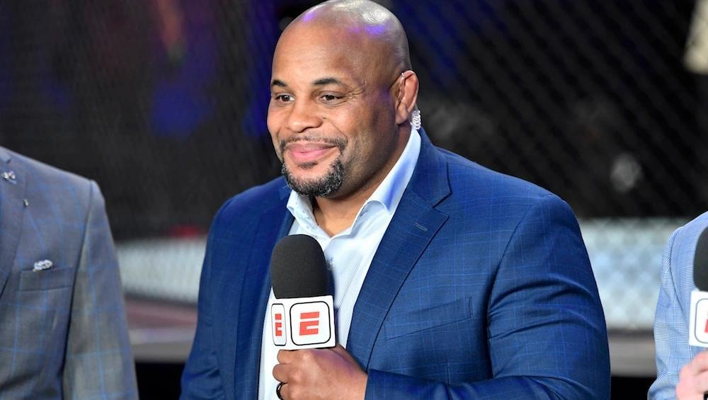 Daniel Cormier réfléchit à l'avenir de la division poids lourds