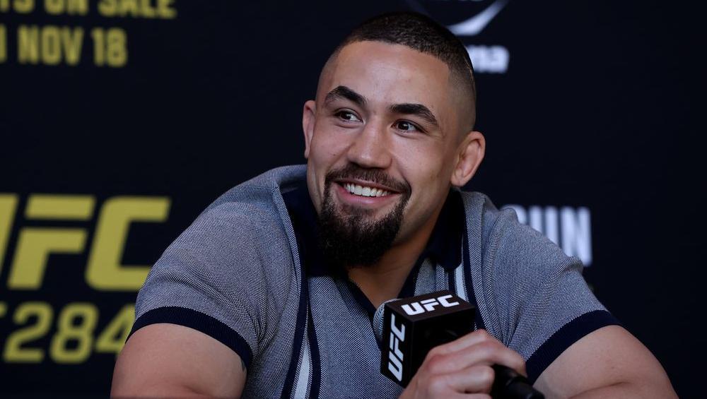 Robert Whittaker a donné son avis sur la possibilité qu'Alex Pereira passe en poids lourds