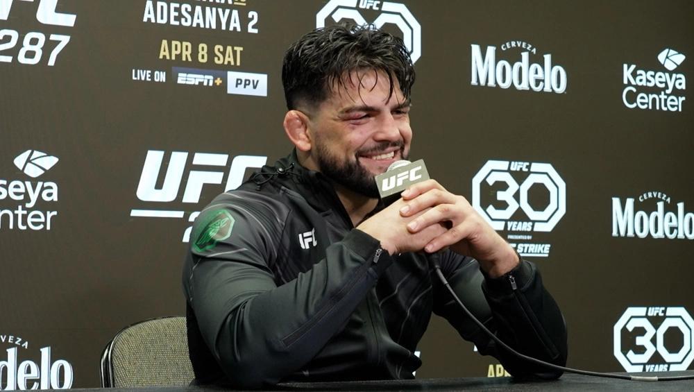 Kelvin Gastelum soulagé de sa victoire à l'UFC 287 : J'ai l'impression que mon travail était en jeu