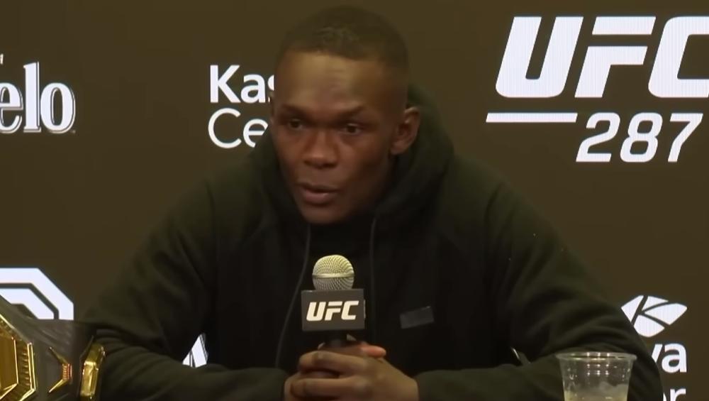 Israel Adesanya veut traîner la carcasse de Dricus Du Plessis à travers l'Afrique du Sud