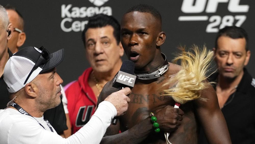 Israel Adesanya s'en prend à l'aspirant poids moyen de l'UFC Dricus Du Plessis