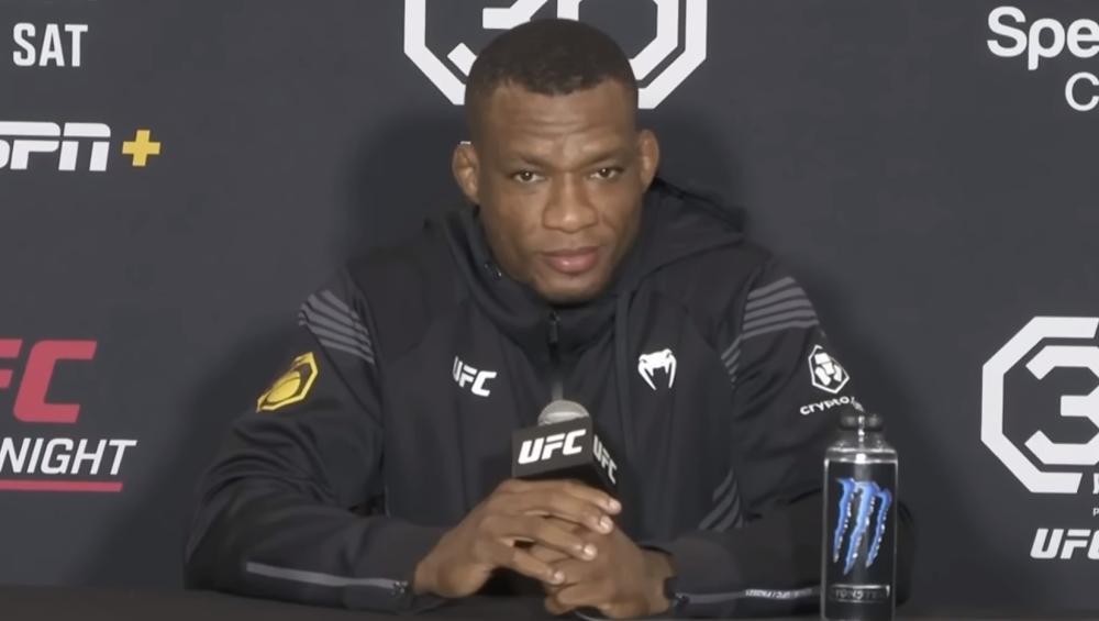 Jailton Almeida croit que les finitions sont dues à son style plus efficace que la plupart des autres | UFC Charlotte