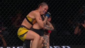 Tainara Lisboa soumet Jessica-Rose Clark pour couronner des débuts impressionnants | UFC Charlotte