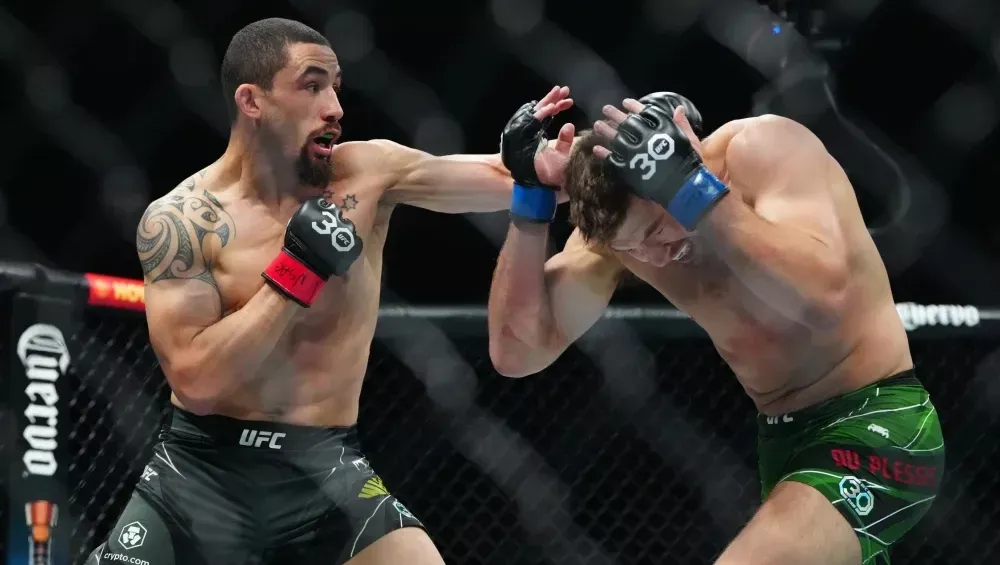 Dricus Du Plessis choque le monde en mettant TKO Robert Whittaker | UFC 290