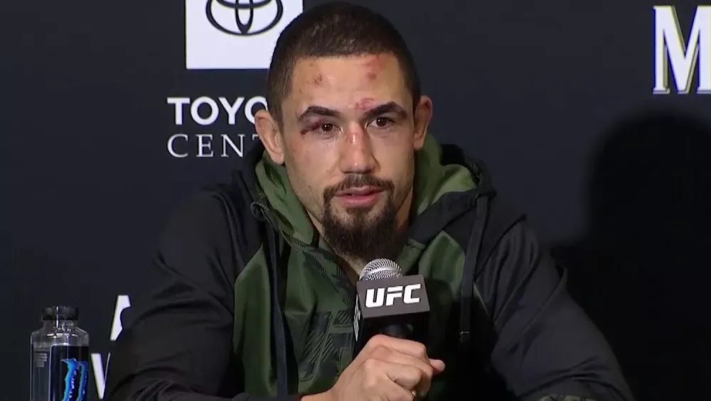 Robert Whittaker réagit à sa défaite contre Dricus Du Plessis à l'UFC 290 