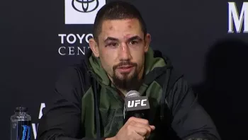 Robert Whittaker réagit à sa défaite contre Dricus Du Plessis à l'UFC 290 