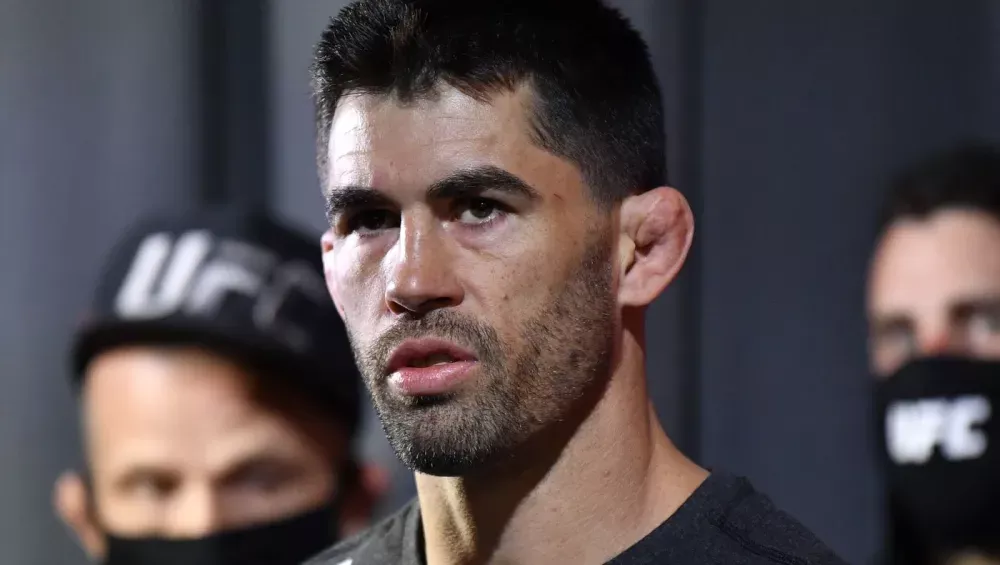 Dominick Cruz a remis en question l'entraînement de Stipe Miocic avant son combat contre Jon Jones à l'UFC 295