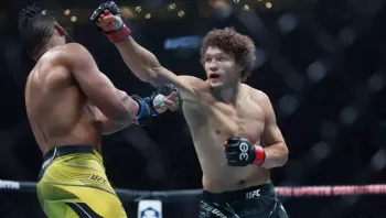 Roman Kopylov touche violemment Claudio Ribeiro avec un redoutable coup de pied à la tête | UFC 291