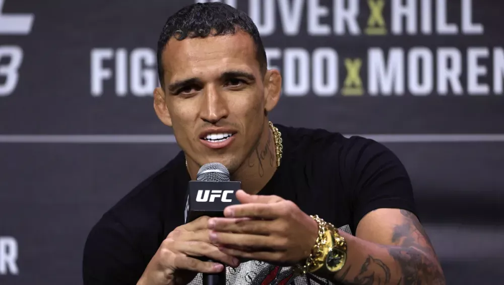 Charles Oliveira n'a pas lâché l'idée d'un combat contre Conor McGregor