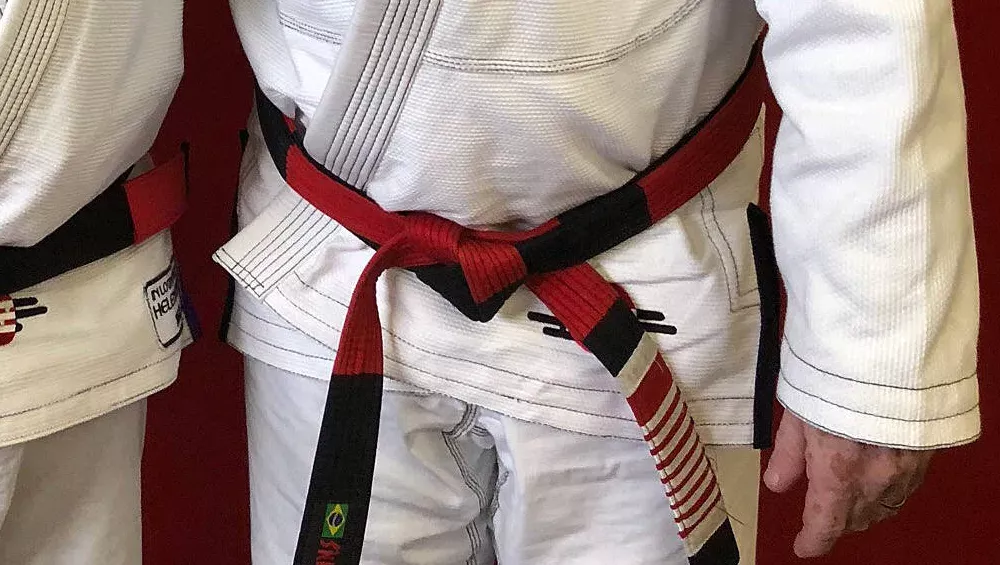 Ceinture Noire et Rouge : Le Symbole d'un Héritage dans le Jiu-Jitsu Brésilien