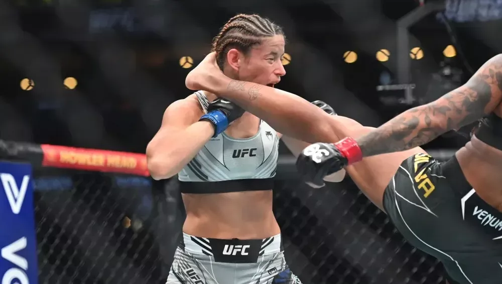 Karine Silva soumet Maryna Moroz par étranglement à la dernière seconde | UFC 292