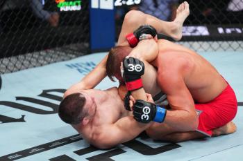 Kurt Holobaugh soumet Austin Hubbard avec son jiu-jitsu pour remporter la saison poids léger du TUF 31 | UFC 292
