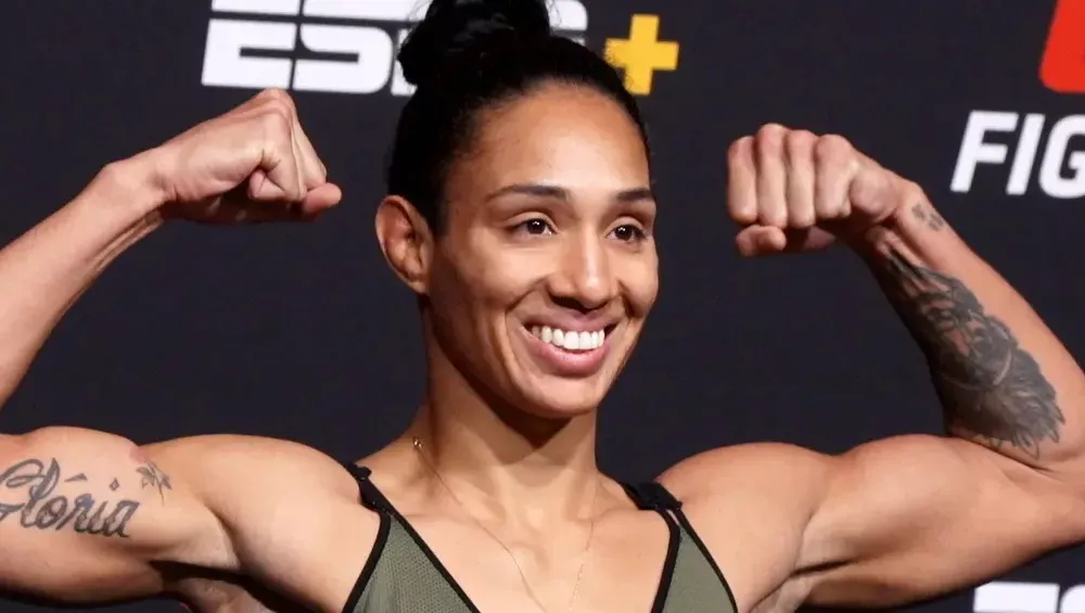 UFC ON ESPN+ 83 - Taila Santos