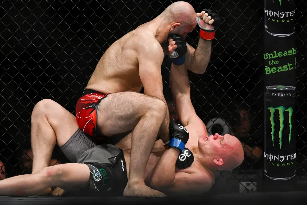 Volkan Oezdemir bat Bogdan Guskov par soumission | UFC Paris