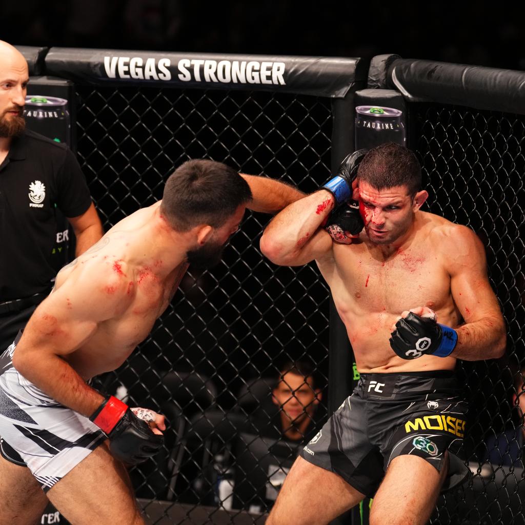 Benoît Saint-Denis bat Thiago Moises par TKO  | UFC Paris