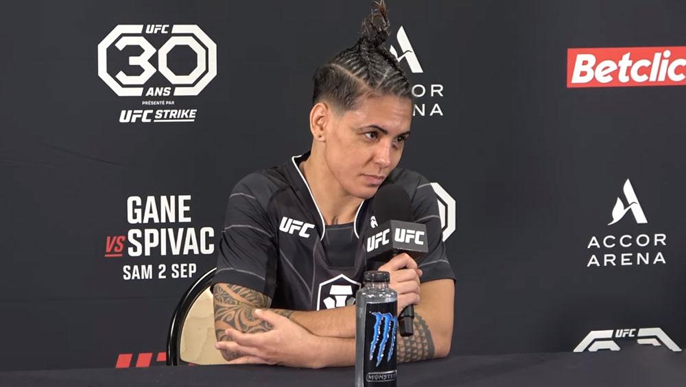 Nora Cornolle : Une victoire historique à l'UFC Paris