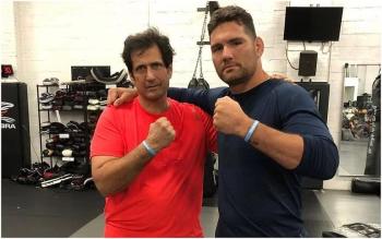 Ray Longo espère que l'UFC organise “un dernier combat équitable” pour Chris Weidman