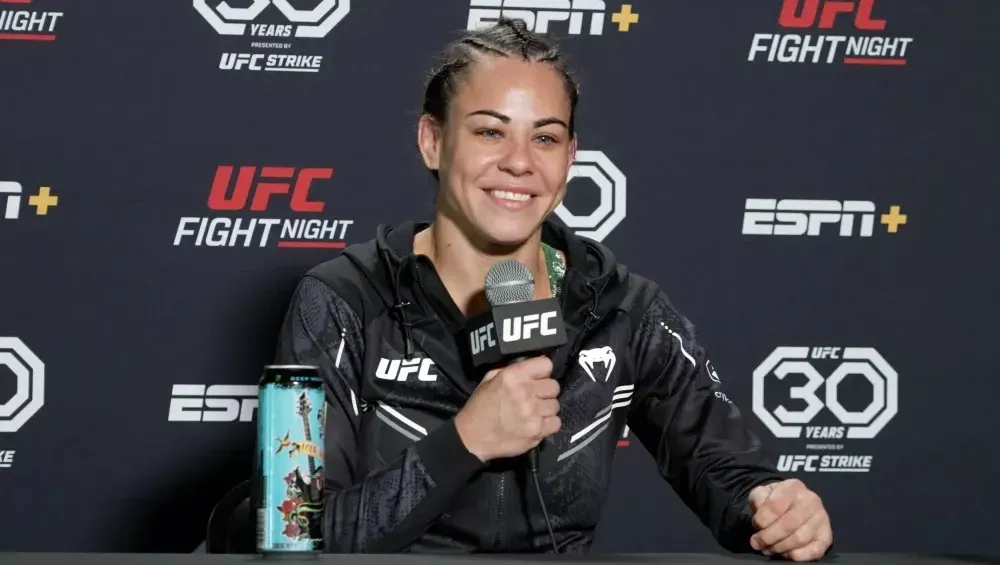 Montserrat Rendon réagit au score du juge Chris Leben à l'UFC Vegas 79