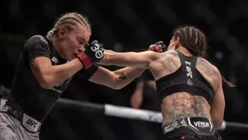 Viktoriia Dudakova remporte la victoire la plus importante de sa jeune carrière | UFC 294