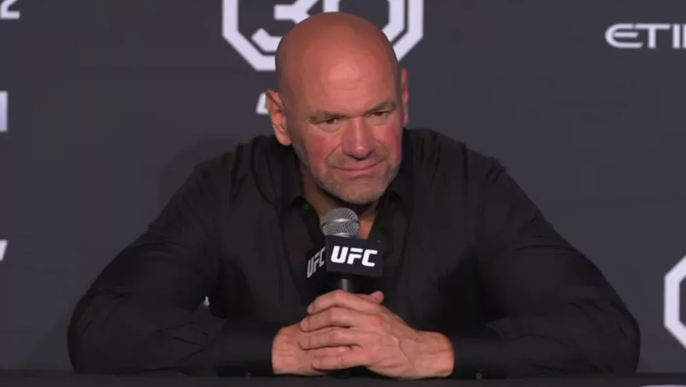 Dana White réagit à l'arrêt douteux du médecin après le coup de genou illégal porté à Johnny Walker | UFC 294