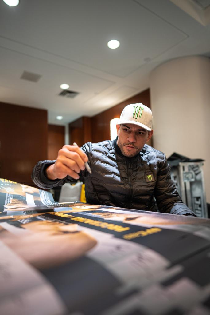 UFC 295 - Séance de signature des posters | New York City