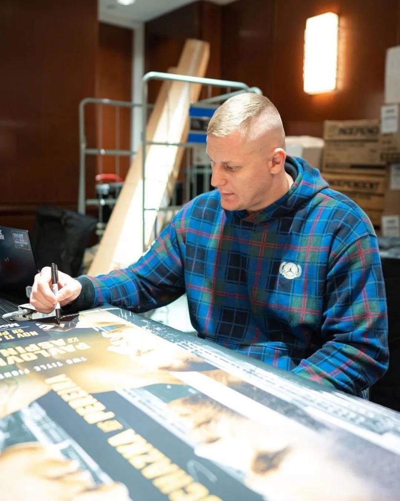 UFC 295 - Séance de signature des posters | New York City