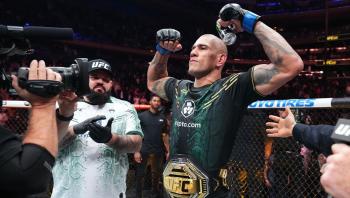 Alex Pereira devient le nouveau champion des poids mi-lourds | UFC 295