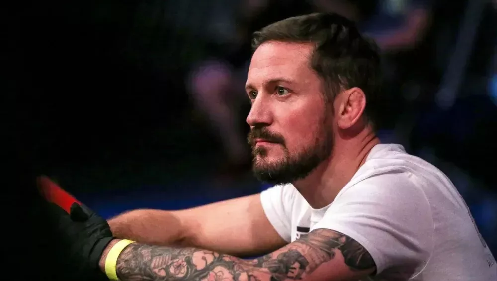 John Kavanagh, coach de Conor McGregor, annonce un nouveau retard pour le retour tant attendu du combattant à l'UFC