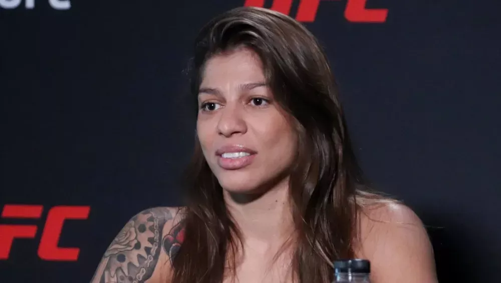 Mayra Bueno Silva a un message pour Julianna Pena : “Je vais te tuer”