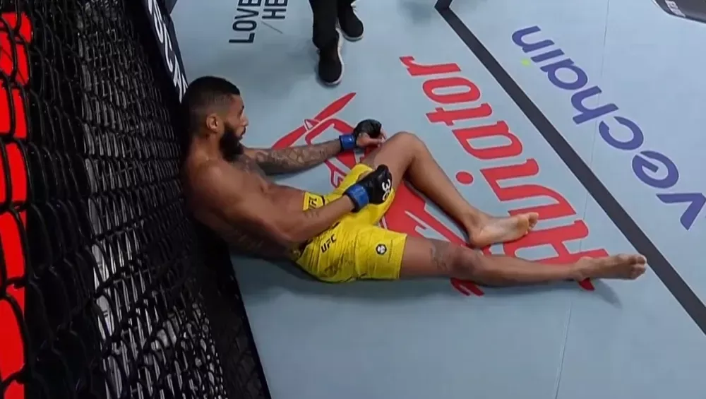 Jeka Saragih bat Lucas Alexander par KO au Round 1 | UFC on ESPN+ 90