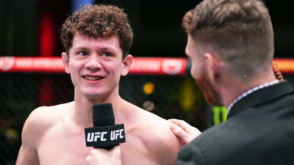 Chase Hooper termine Jordan Leavitt avec un étranglement arrière | UFC on ESPN+ 90