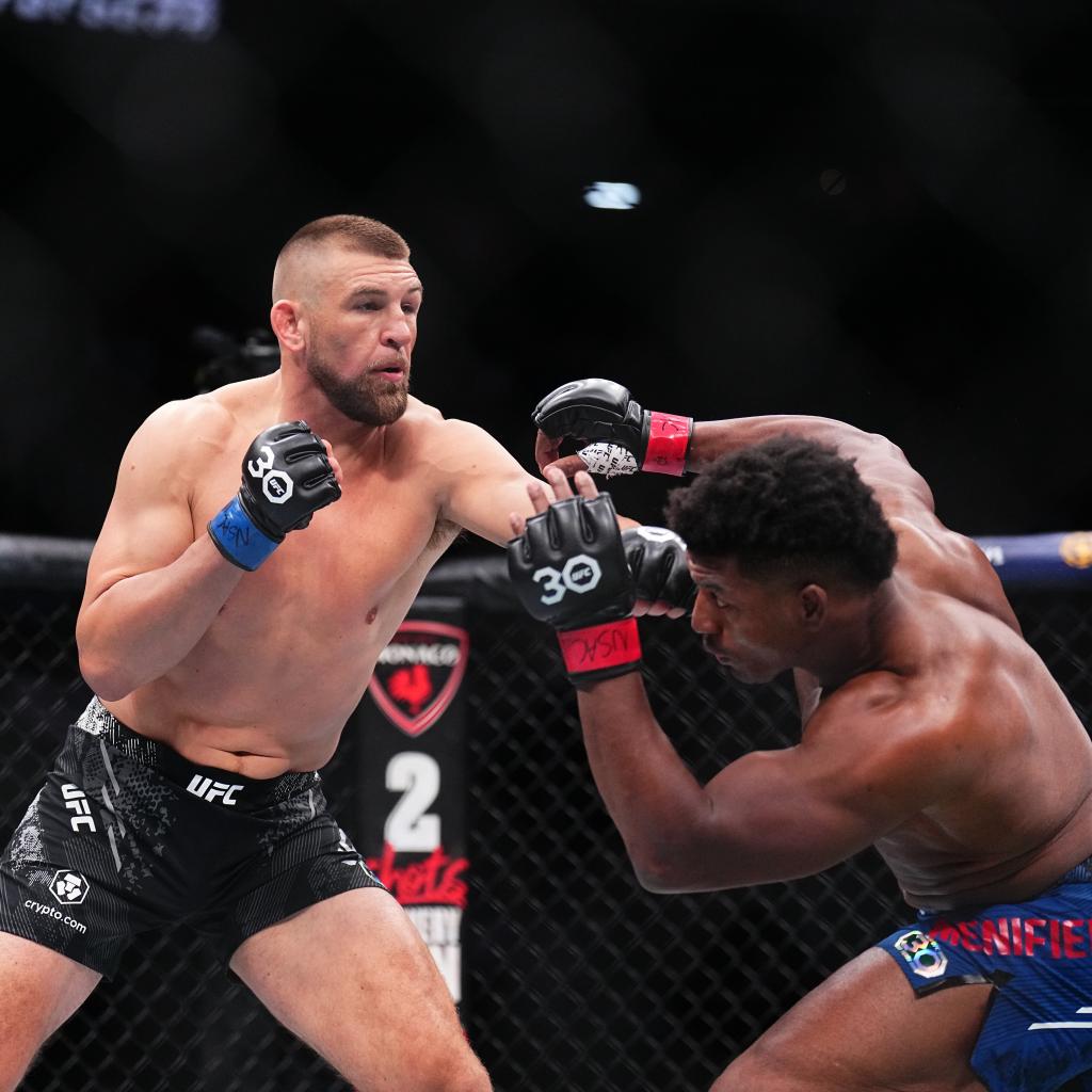 Alonzo Menifield domine Dustin Jacoby par décision unanime | UFC 296