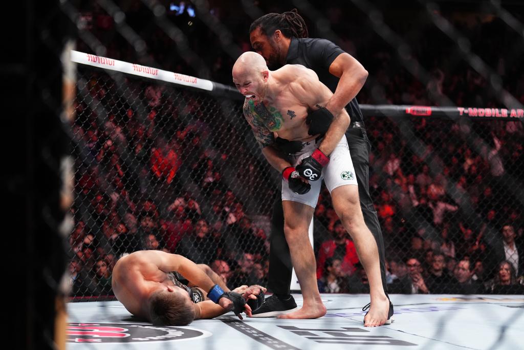 Josh Emmett clôt l'année avec un KO sensationnel | UFC 296