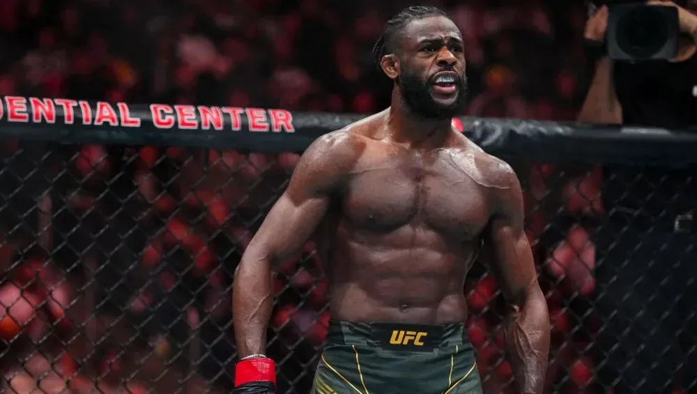 Aljamain Sterling s'imagine bien soumettre Calvin Kattar | UFC 300