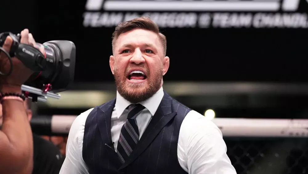 Conor McGregor attaque la famille Nurmagomedov pour usage de stéroïdes