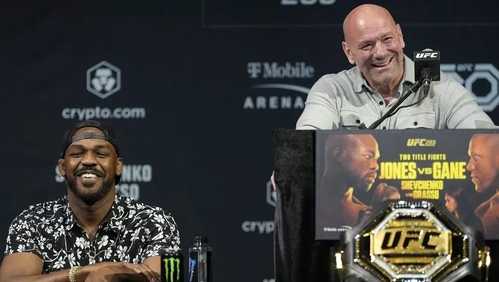 Des documents non scellés révèlent la réaction de Dana White aux demandes d'argent de Jon Jones