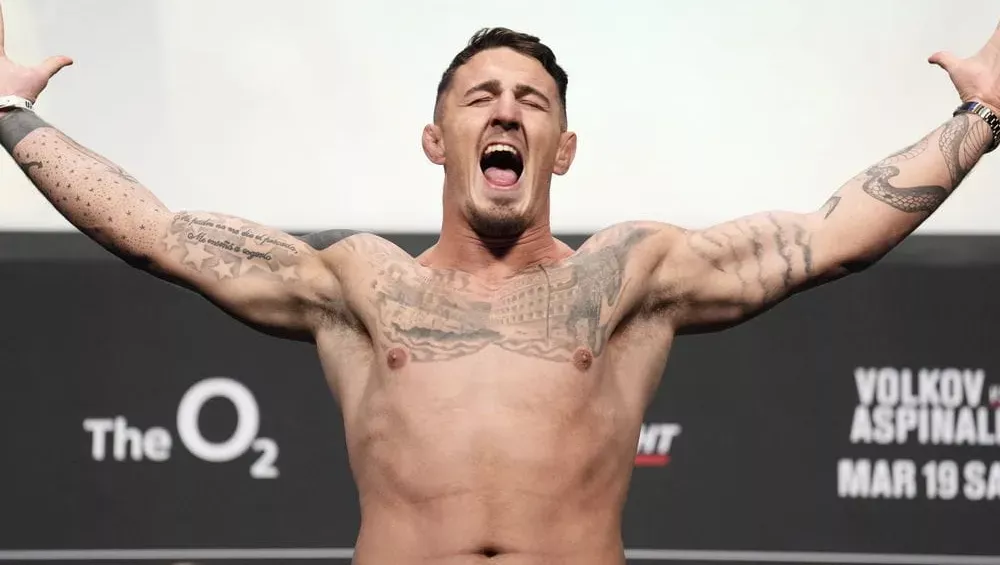 Tom Aspinall prêt à affronter Alex Pereira à l'UFC 300 si l'opportunité se présente