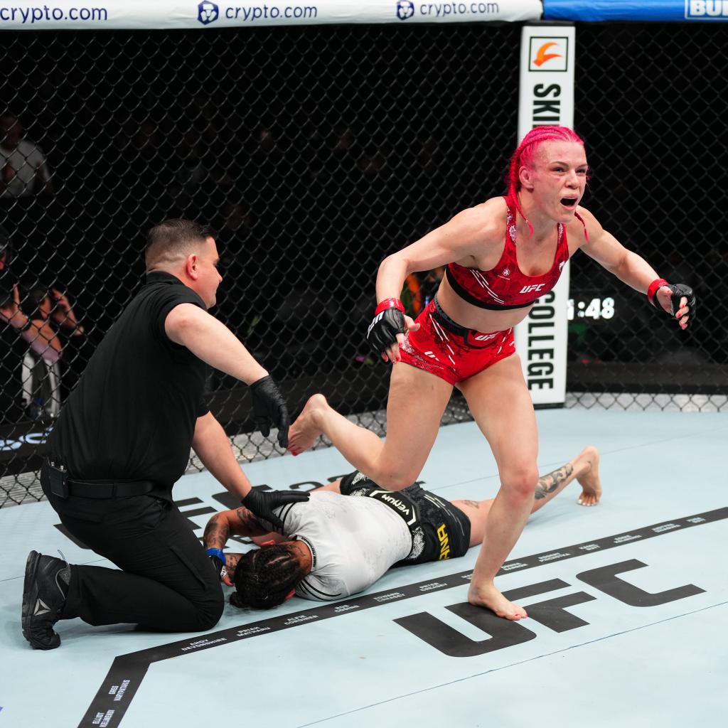 Gillian Robertson Domine Polyana Viana par TKO | UFC 297